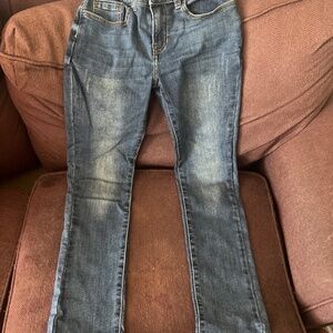 Kid pick jeans